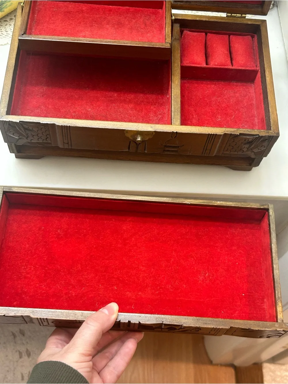 Vintage 1960’s Carved Camphor Musical Jewelry Wood Box Cantilever Mirror Velvet